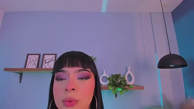 Snapshot of maddy_walker chatting on November 10, 2025, 12:21 pm maddy walker online show from November 10, 2025, 12:21 pm