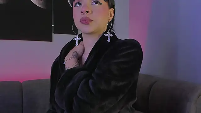 maddy walker online show from January 12, 2025, 3:28 am