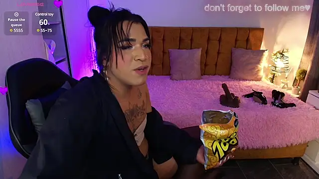 Snapshot of alexiaaross chatting on December 13, 2024, 1:59 am alexiaaross online show from December 13, 2024, 1:59 am