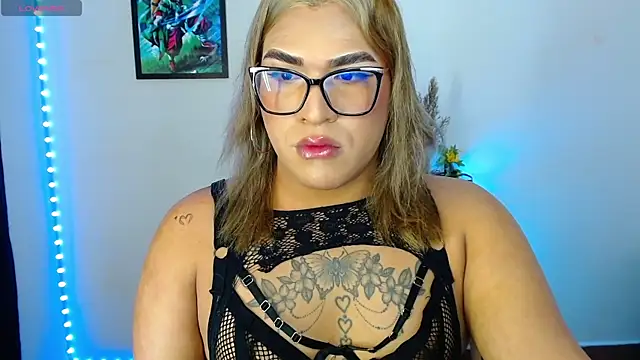 Snapshot of alexiaaross chatting on July 1, 2026, 1:11 pm alexiaaross online show from July 1, 2026, 1:11 pm