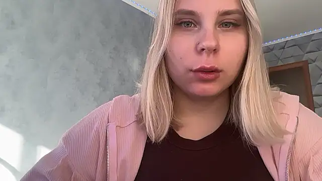 Thalia  Star online show from October 15, 2025, 10:45 am