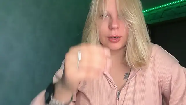 Thalia  Star online show from October 12, 2025, 10:49 am