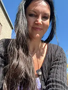 -OLYA- online show from April 22, 2026, 9:16 am