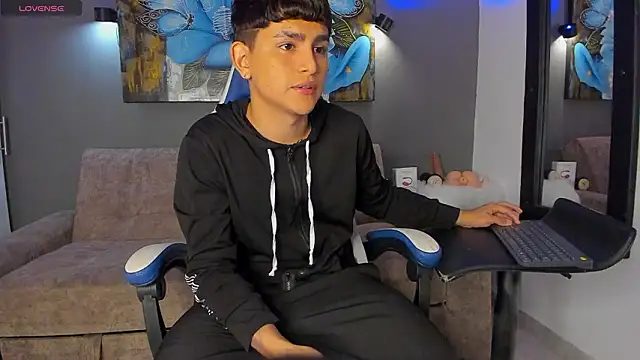 Snapshot of Lyam_ap chatting on March 13, 2026, 5:45 am Lyam ap online show from March 13, 2026, 5:45 am