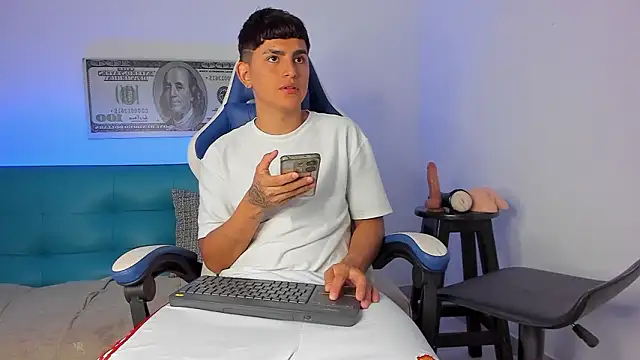 Snapshot of Lyam_ap chatting on March 22, 2026, 9:38 pm Lyam ap online show from March 22, 2026, 9:38 pm