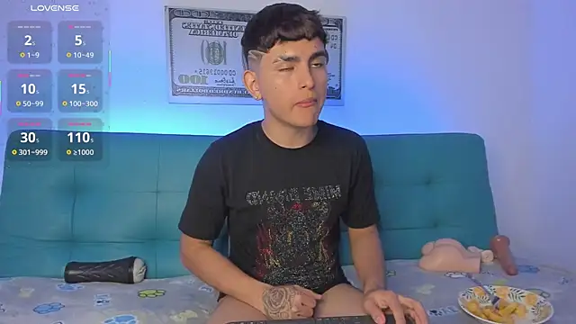 Snapshot of Lyam_ap chatting on April 12, 2026, 10:35 pm Lyam ap online show from April 12, 2026, 10:35 pm