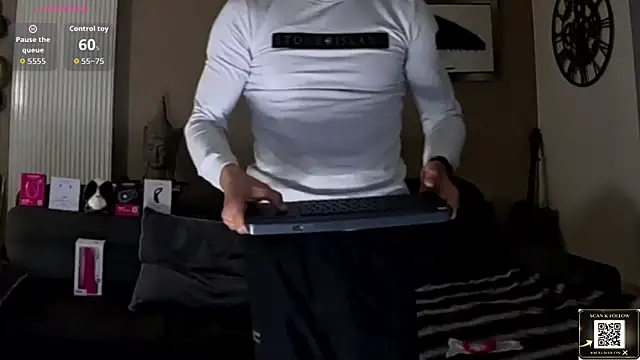 Snapshot of ApollonFit_x69 chatting on April 6, 2026, 7:37 pm ApollonFit x69 online show from April 6, 2026, 7:37 pm