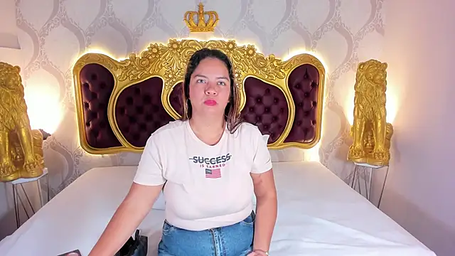 Snapshot of KendralHolson chatting on December 4, 2025, 4:22 am KendralHolson online show from December 4, 2025, 4:22 am