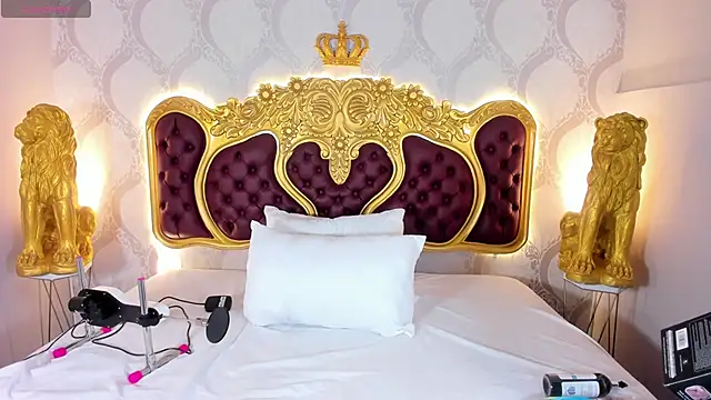 Snapshot of KendralHolson chatting on October 24, 2025, 4:33 am KendralHolson online show from October 24, 2025, 4:33 am