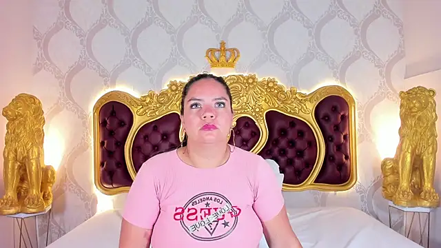 Snapshot of KendralHolson chatting on November 9, 2025, 4:27 am KendralHolson online show from November 9, 2025, 4:27 am