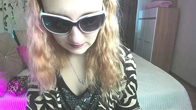 Miss Elsa  online show from February 7, 2025, 3:45 am