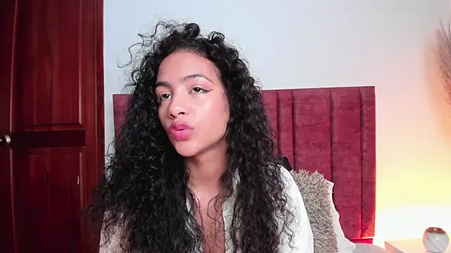 AntonellaHall  online show from September 17, 2025, 12:18 pm