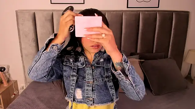 Emmy-Turnner online show from December 2, 2025, 11:45 am