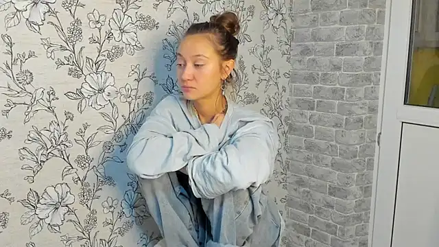 Snapshot of EllaSky_xoxo chatting on October 26, 2025, 2:23 am EllaSky xoxo online show from October 26, 2025, 2:23 am