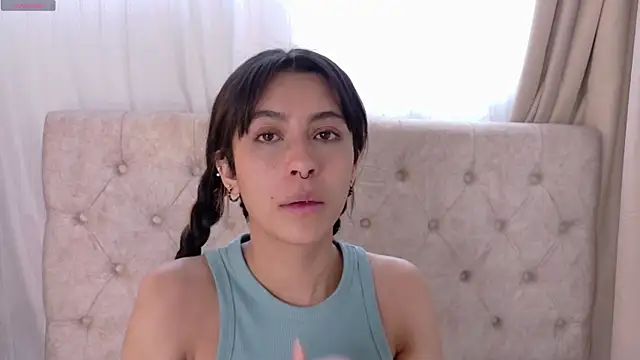 Snapshot of Alyssa_jones chatting on December 2, 2025, 2:08 pm Alyssa jones online show from December 2, 2025, 2:08 pm