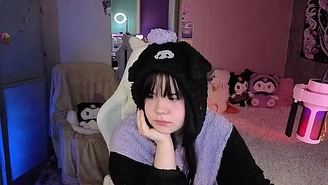 ClaireFaers  online show from January 14, 2026, 10:13 pm