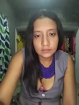 Snapshot of cami_victoria chatting on July 3, 2026, 4:08 am cami victoria online show from July 3, 2026, 4:08 am