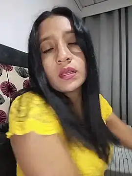 Snapshot of cami_victoria chatting on June 9, 2026, 7:04 pm cami victoria online show from June 9, 2026, 7:04 pm