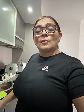 Snapshot of AntonellaAlondra4 chatting on March 12, 2026, 5:50 pm AntonellaAlondra4 online show from March 12, 2026, 5:50 pm