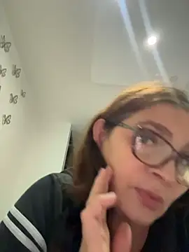 AntonellaAlondra4 online show from May 1, 2026, 2:49 am