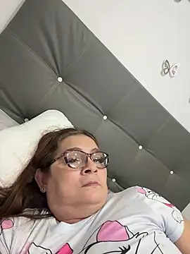 Snapshot of AntonellaAlondra4 chatting on February 25, 2026, 3:07 am AntonellaAlondra4 online show from February 25, 2026, 3:07 am