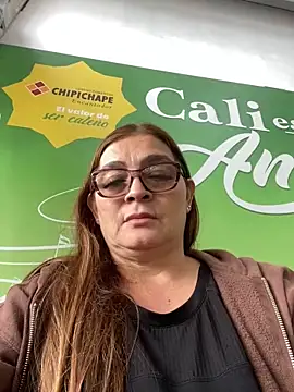 Snapshot of AntonellaAlondra4 chatting on March 17, 2025, 3:29 pm AntonellaAlondra4 online show from March 17, 2025, 3:29 pm