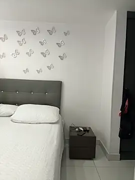 Snapshot of AntonellaAlondra4 chatting on December 1, 2025, 2:29 pm AntonellaAlondra4 online show from December 1, 2025, 2:29 pm