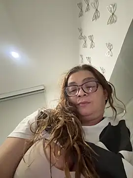 Snapshot of AntonellaAlondra4 chatting on November 23, 2025, 4:22 am AntonellaAlondra4 online show from November 23, 2025, 4:22 am