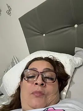 Snapshot of AntonellaAlondra4 chatting on September 12, 2025, 3:28 am AntonellaAlondra4 online show from September 12, 2025, 3:28 am