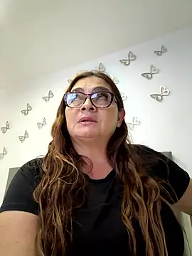 AntonellaAlondra4 online show from January 5, 2026, 10:02 pm