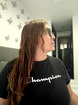 Snapshot of AntonellaAlondra4 chatting on November 2, 2025, 9:42 pm AntonellaAlondra4 online show from November 2, 2025, 9:42 pm