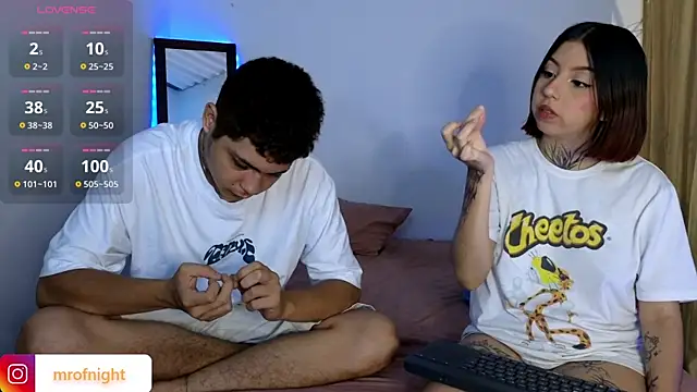 Snapshot of kitty_of_nighttt chatting on September 28, 2025, 3:35 am kitty of nighttt online show from September 28, 2025, 3:35 am