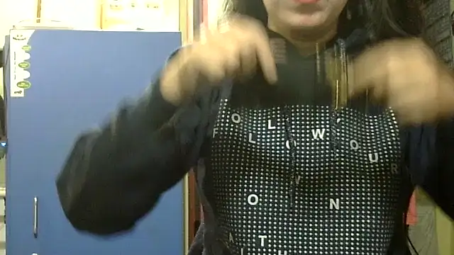 Snapshot of Pramila_Manish chatting on November 25, 2025, 12:55 am Pramila Manish online show from November 25, 2025, 12:55 am