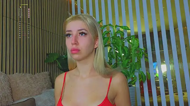 -Violetttttka online show from October 3, 2025, 9:38 pm