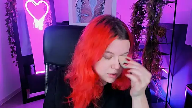 NielletaBlossom online show from February 7, 2025, 5:29 pm