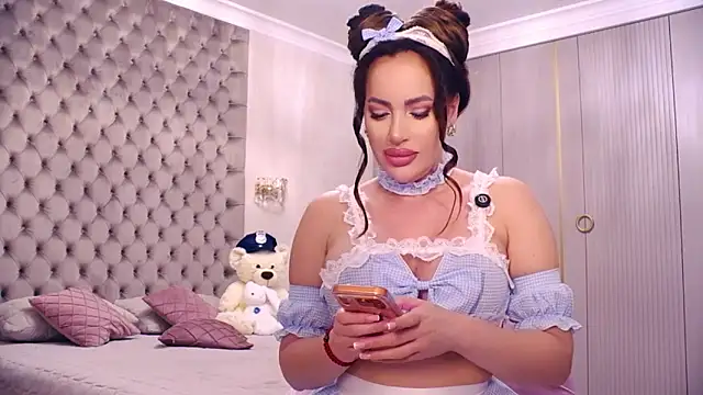 Snapshot of TianaPosh chatting on March 4, 2026, 9:44 pm TianaPosh online show from March 4, 2026, 9:44 pm