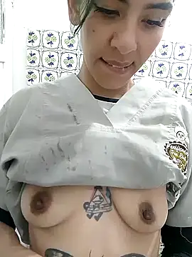 Snapshot of Alisson_420 chatting on November 13, 2025, 7:18 pm Alisson 420 online show from November 13, 2025, 7:18 pm