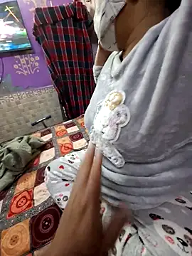 Snapshot of bobbyronak chatting on December 4, 2025, 6:18 pm bobbyronak online show from December 4, 2025, 6:18 pm