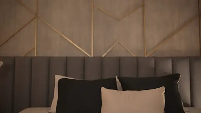 miia blake online show from December 17, 2025, 10:26 pm