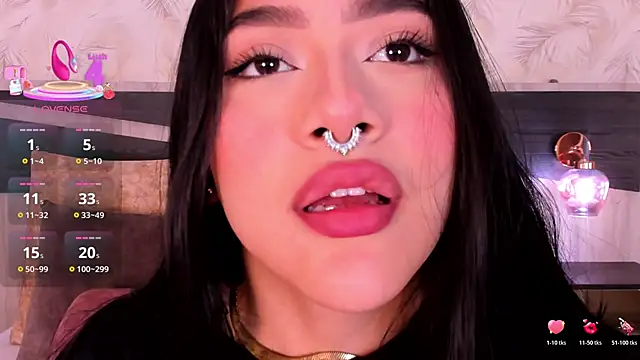 nicolle pierce online show from December 3, 2025, 12:37 pm