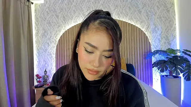 Snapshot of nicolle_pierce chatting on June 10, 2026, 12:39 pm nicolle pierce online show from June 10, 2026, 12:39 pm