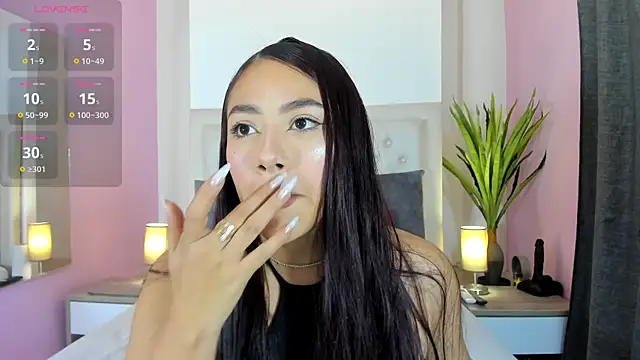 nicolle pierce online show from April 30, 2026, 3:41 pm