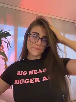 MariaIsabella8 online show from November 4, 2025, 10:13 pm