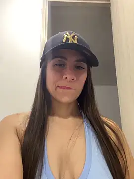 MariaIsabella8 online show from November 18, 2025, 10:34 pm