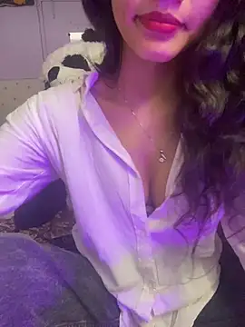 Snapshot of Divyaa69 chatting on January 14, 2026, 2:59 am Divyaa69 online show from January 14, 2026, 2:59 am