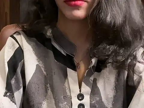 Snapshot of Divyaa69 chatting on April 3, 2026, 1:17 pm Divyaa69 online show from April 3, 2026, 1:17 pm