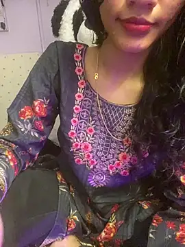 Snapshot of Divyaa69 chatting on December 18, 2025, 6:23 pm Divyaa69 online show from December 18, 2025, 6:23 pm