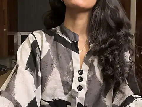 Snapshot of Divyaa69 chatting on April 2, 2026, 5:30 pm Divyaa69 online show from April 2, 2026, 5:30 pm