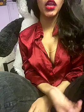 Snapshot of Divyaa69 chatting on December 15, 2025, 1:00 am Divyaa69 online show from December 15, 2025, 1:00 am