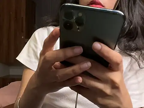 Snapshot of Divyaa69 chatting on April 4, 2026, 4:57 pm Divyaa69 online show from April 4, 2026, 4:57 pm